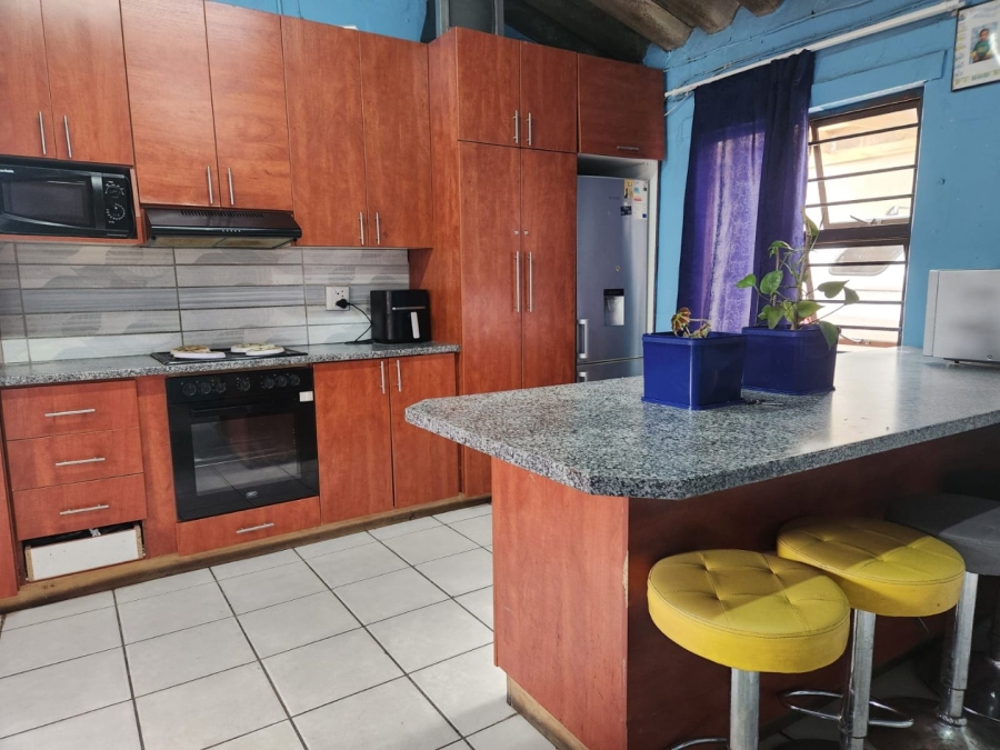 2 Bedroom Property for Sale in Pacaltsdorp Western Cape